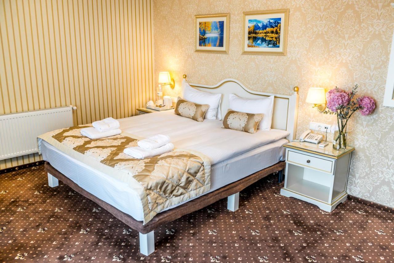 Fenix Town Hotel Vinnytsia Ngoại thất bức ảnh