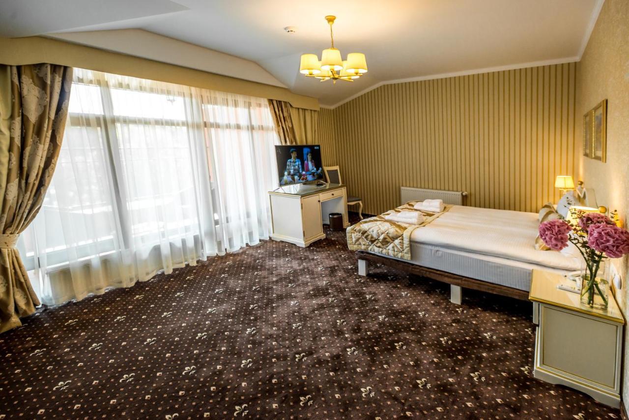 Fenix Town Hotel Vinnytsia Ngoại thất bức ảnh