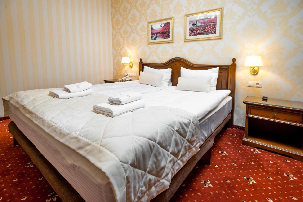 Fenix Town Hotel Vinnytsia Ngoại thất bức ảnh