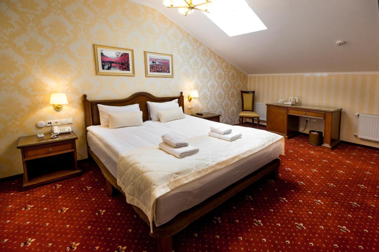 Fenix Town Hotel Vinnytsia Ngoại thất bức ảnh