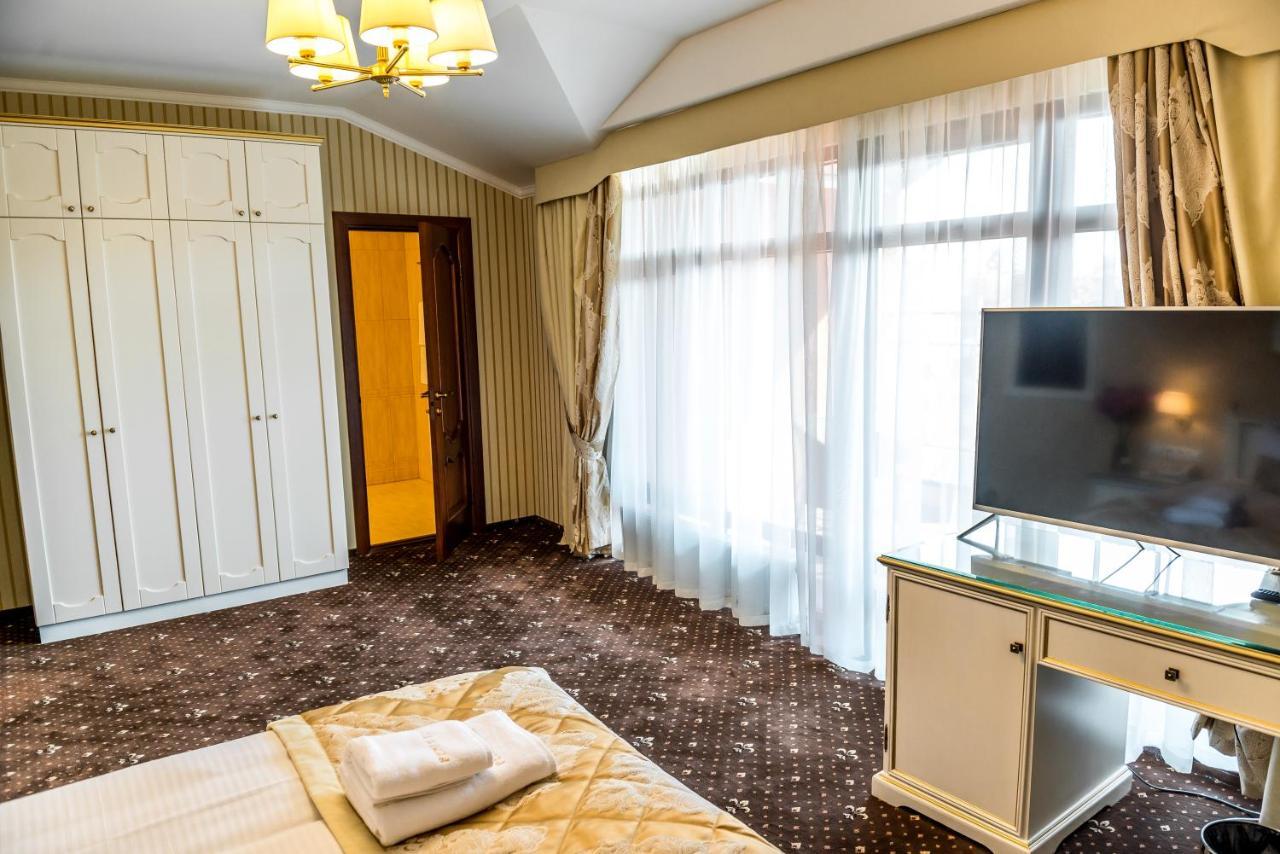 Fenix Town Hotel Vinnytsia Ngoại thất bức ảnh
