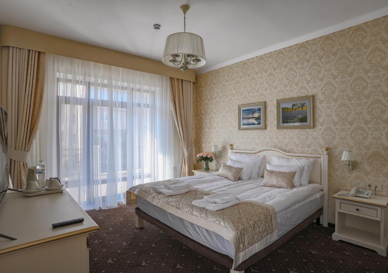 Fenix Town Hotel Vinnytsia Ngoại thất bức ảnh