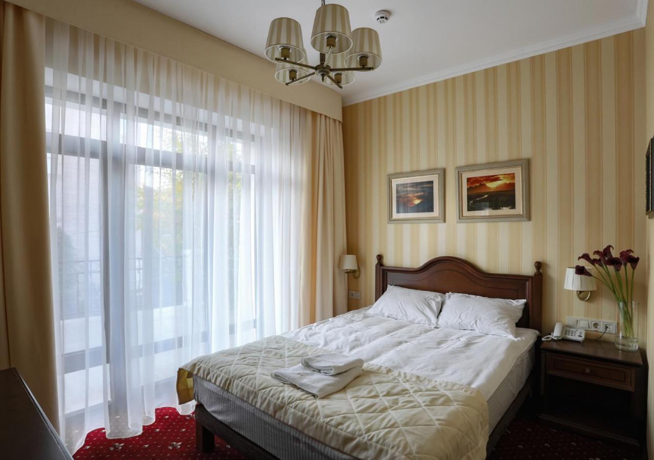 Fenix Town Hotel Vinnytsia Ngoại thất bức ảnh