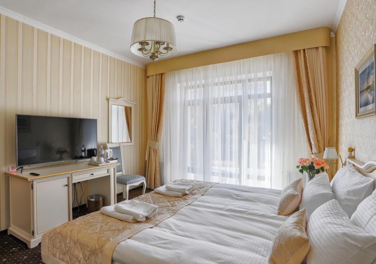 Fenix Town Hotel Vinnytsia Ngoại thất bức ảnh