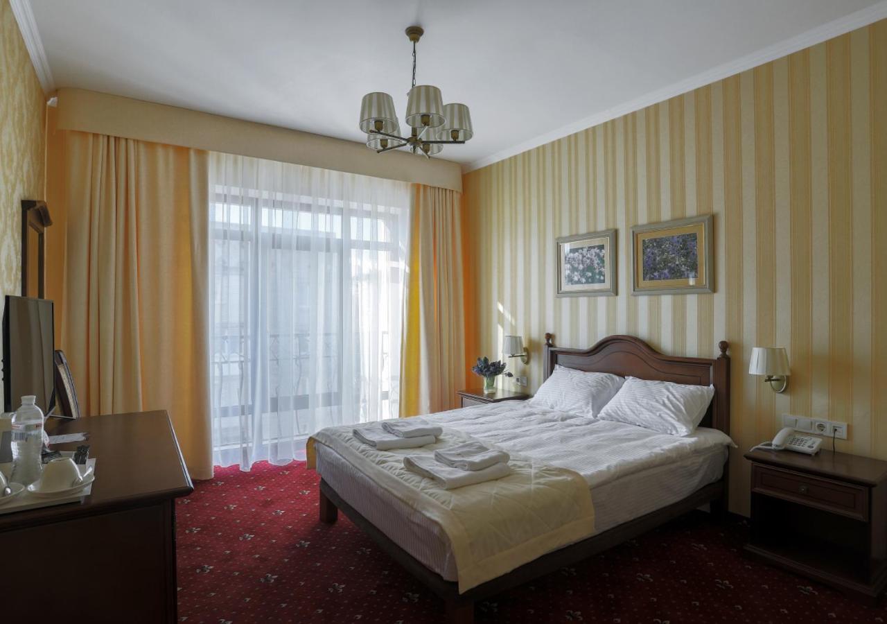 Fenix Town Hotel Vinnytsia Ngoại thất bức ảnh