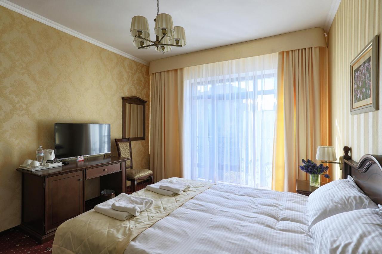 Fenix Town Hotel Vinnytsia Ngoại thất bức ảnh