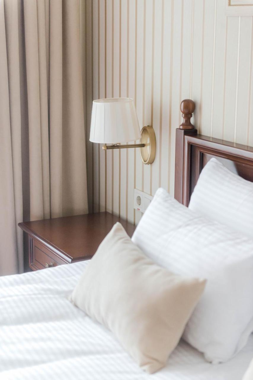 Fenix Town Hotel Vinnytsia Ngoại thất bức ảnh